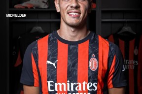 爱游戏官网入口-包含今晚足总杯焦点战，那不勒斯官宣签约，媒体盛赞，球队文化再被提及的词条